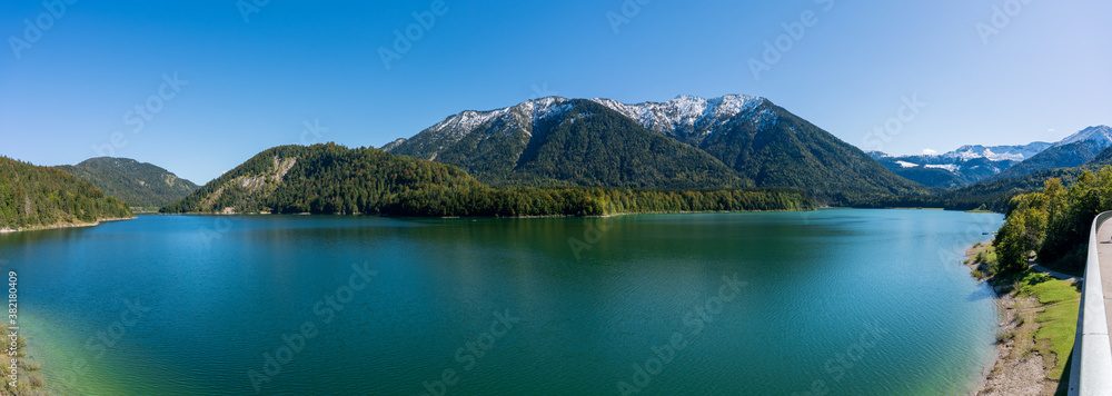 Sylvensteinspeichersee im Frühherbst Panorama