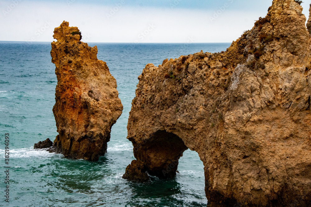 Fototapeta premium Felsformation an der Küste