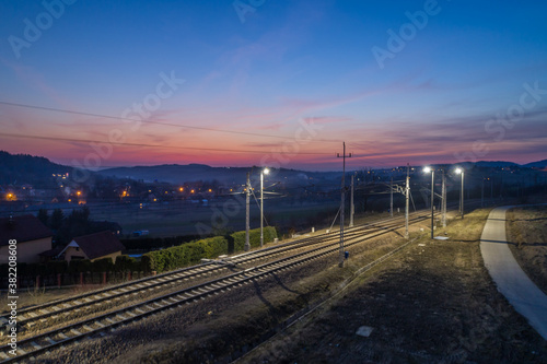 Grybów,  zachód słońca w miejscowości Ptaszkowa. © Piotr Gaborek 