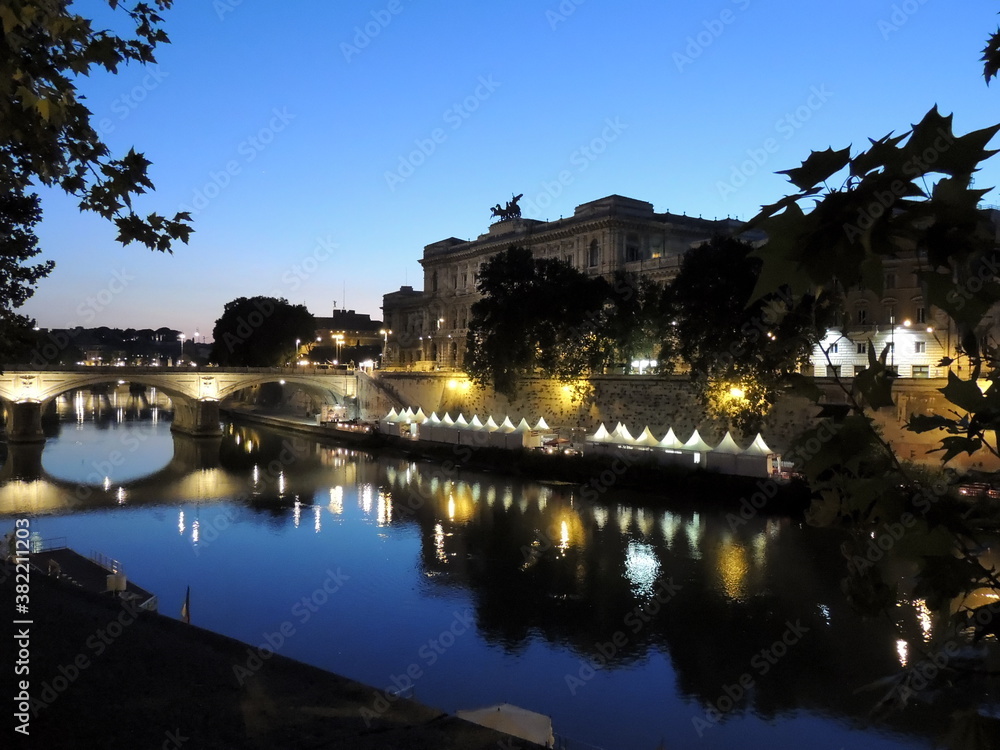 Naklejka premium Nocny Rzym