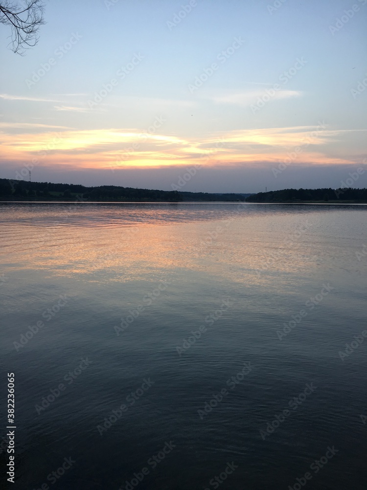 Naklejka premium sunset on the lake