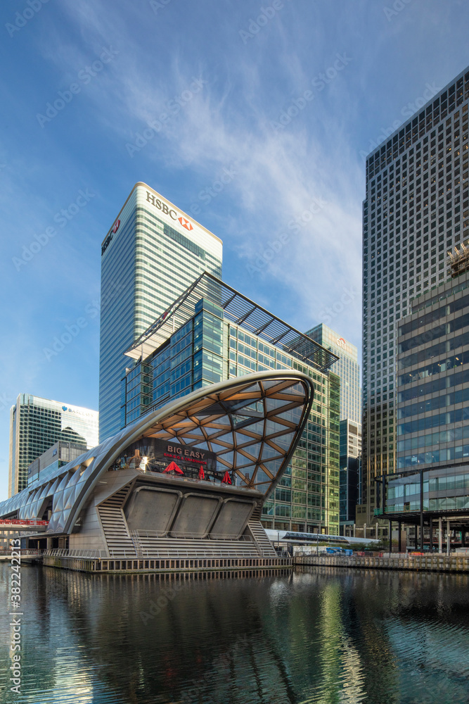 View of Norman Foster's Crossrail station in the Canary Wharf financial and business district, Docklands, Isle of Dogs, Tower Hamlets, London, England, United Kingdom View of Norman Foster's Crossrail station in the Canary Wharf financial and business district, Docklands, Isle of Dogs, Tower Hamlets, London, England, United Kingdom