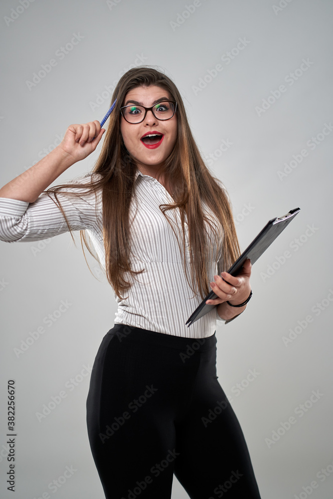 Naklejka premium Businesswoman getting an idea