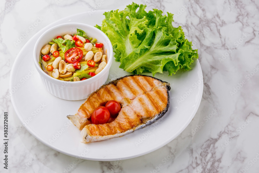 Spicy fried salmon salad Spicy fried salmon salad