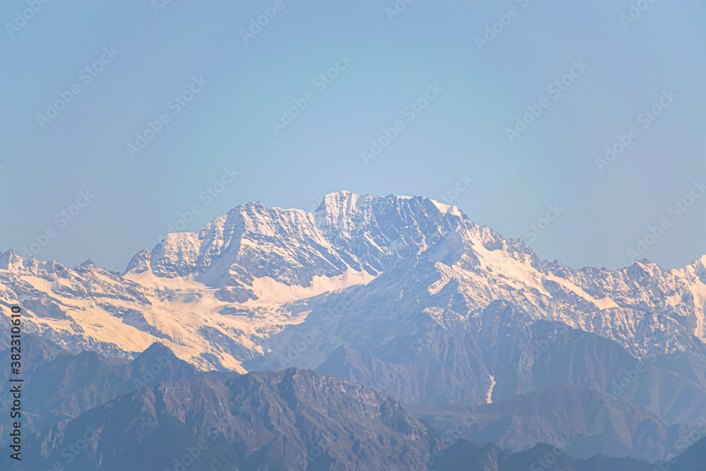 landscape view of himalyan mountains from hatu peak,narkanda
