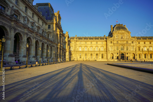 Paris Monument 930