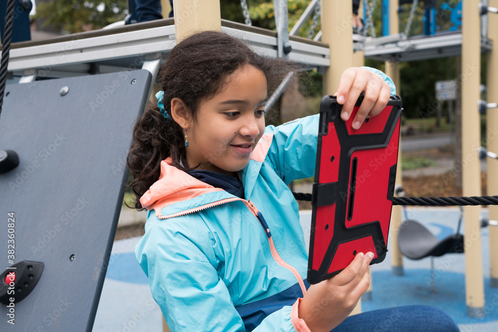 Obraz premium Menden interaktiver Augmented-Reality-Spielplatz