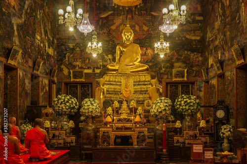 Wat Arun Ratchawararam Ratchawaramahawihan ,one of the six royal monastery of the highest class of Rajavaramahavihara, Bangkok Yai district,Bangkok, Thailand photo