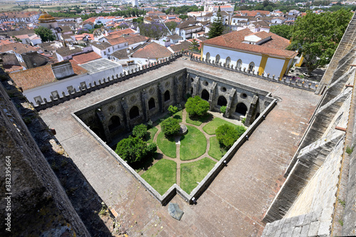 Nossa Senhora da Assunçao Cathedral, Gothic cloister viewed from the roof, Evora, Alentejo, Portugal