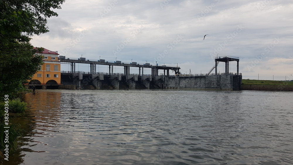 Naklejka premium bridge over the river