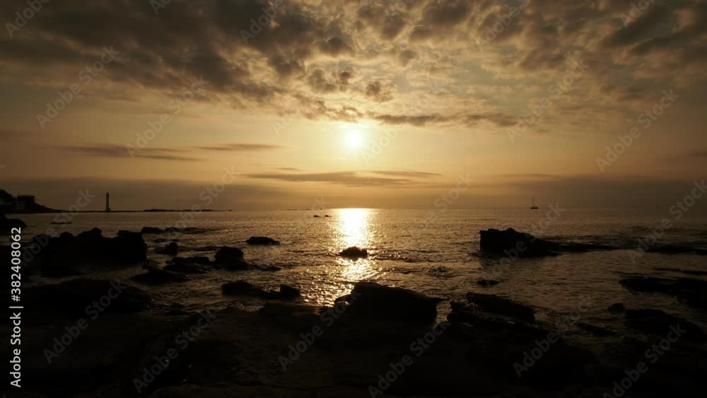 三浦半島　荒井浜の秋の夕景　10月