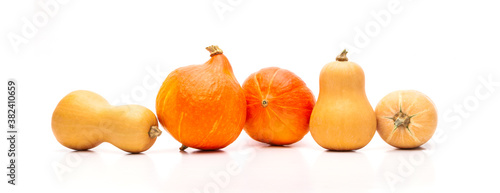Hokkaido Kürbis und Butternut Kürbis isoliert auf weißem Hintergrund