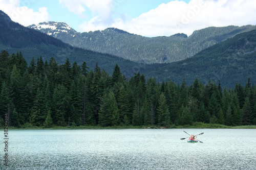 Kayac en el lago