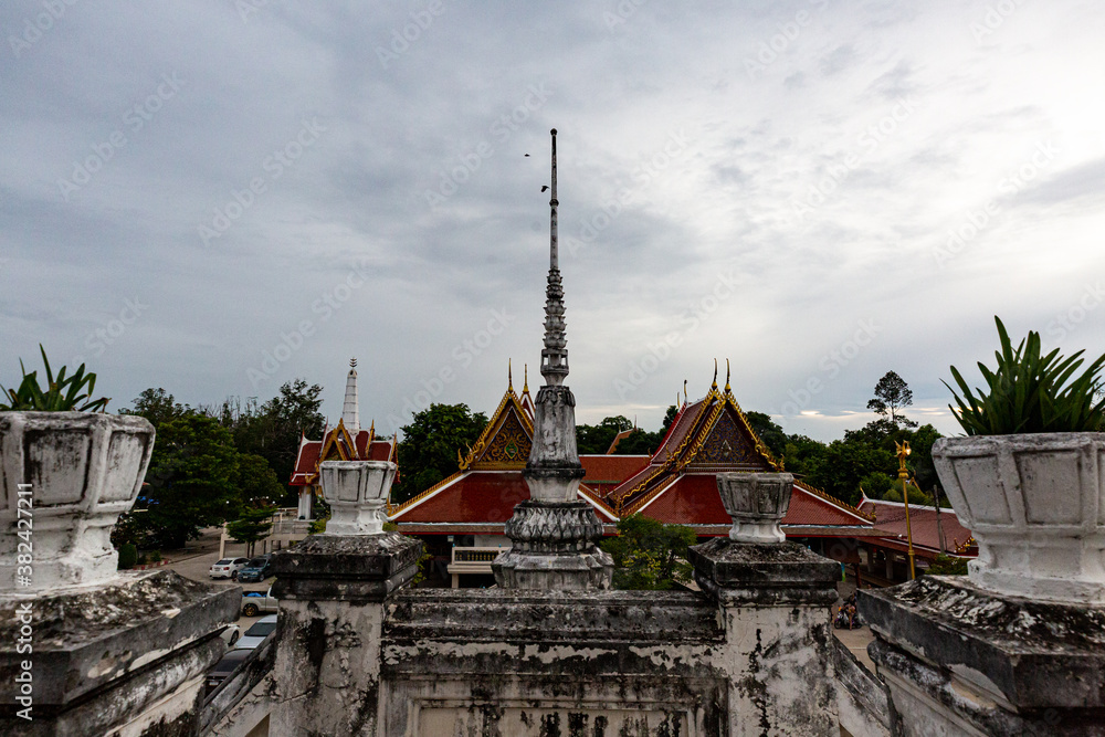 Fototapeta premium Wat Worachan Temple in Suphanburi Historical Temple Park