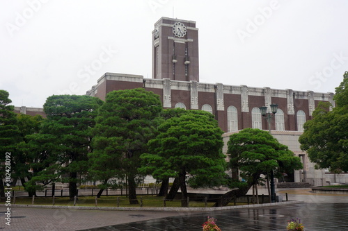 京都大学