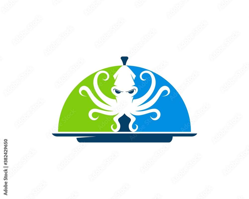 Obraz premium Serving plate with octopus inside