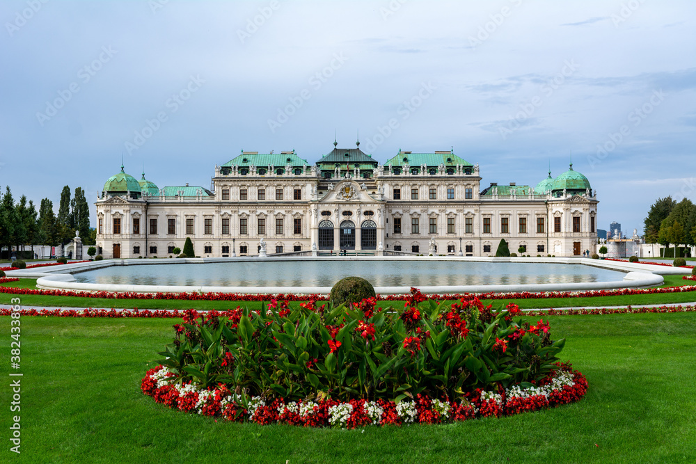 Fototapeta premium Beautiful view of the famous Palace Belvedere summer residence for Prince Eugene of Savoy, in Vienna the former capital of the Habsburg Empire.