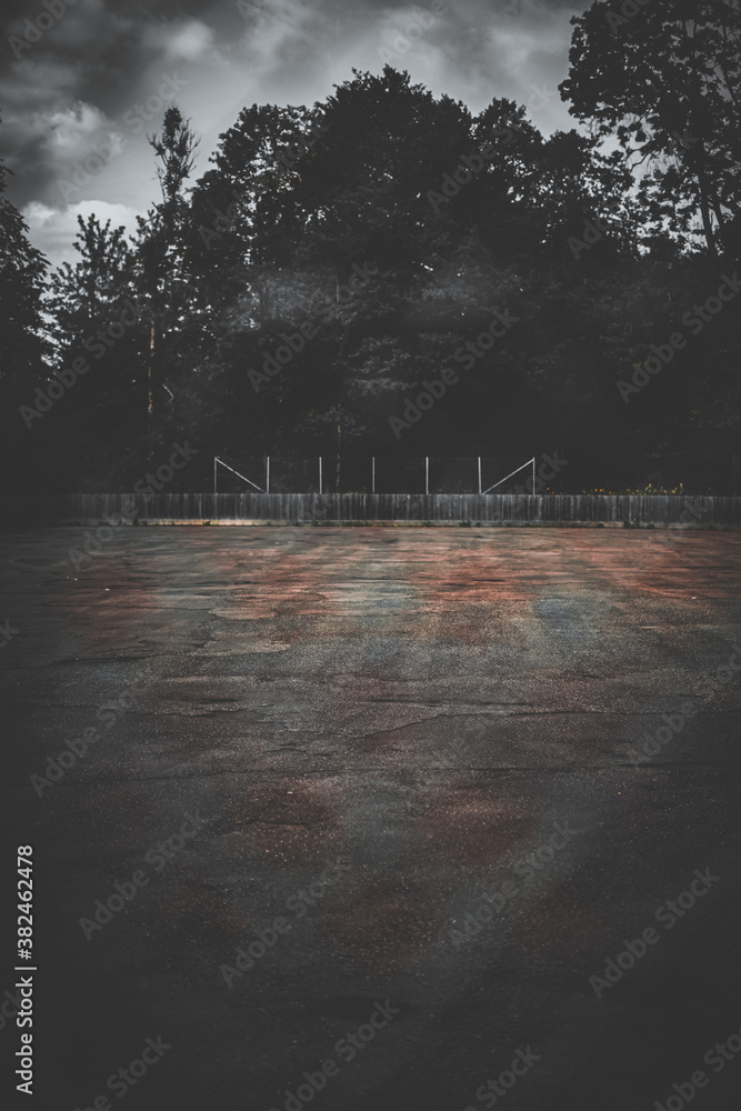 Fototapeta premium Sportplatz-Ruine