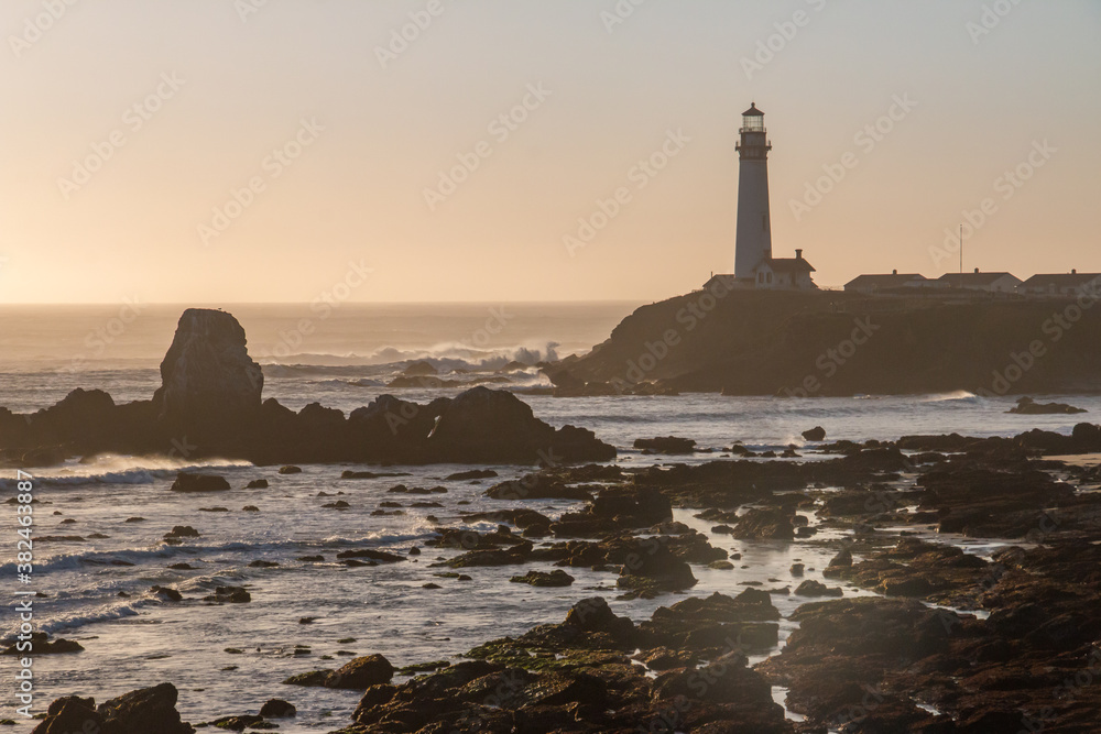 Fototapeta premium Pigeon Point Lighthouse during Sunset in California