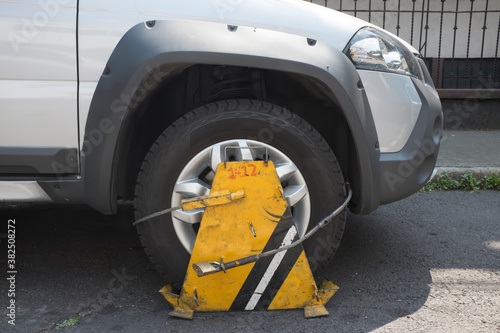 Wheel Clamp photo