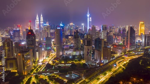 Wallpaper Mural aerial view hyperlapse 4k video of Kuala Lumpur city center view during dawn overlooking the city skyline in Federal Territory, Malaysia. petronas twin towers hyper lapse.	
 Torontodigital.ca