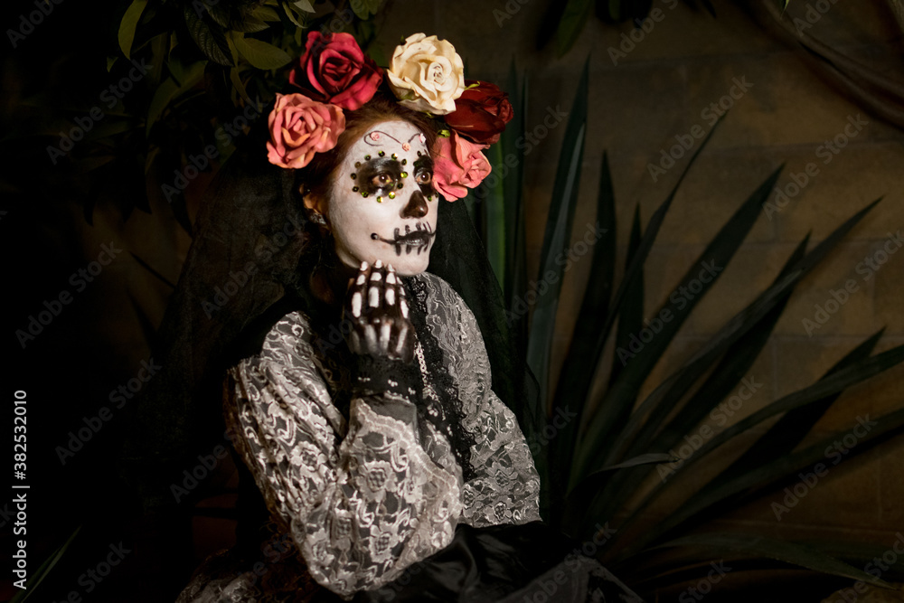 La calavera Catrina, mujer disfrazada por ida de muertos en mexico ...