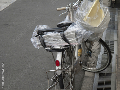 新聞配達の自転車 photo