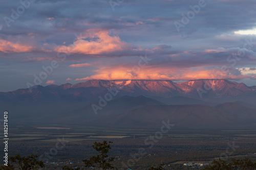 Fototapeta Naklejka Na Ścianę i Meble -  Kamchatka, extinct volcanoes Arik and Aag at sunset