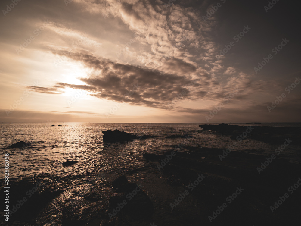 三浦半島　荒井浜の秋の夕景　10月