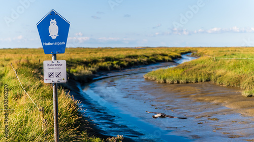 Hinweisschild zum Nationlpark Wattenmeer photo