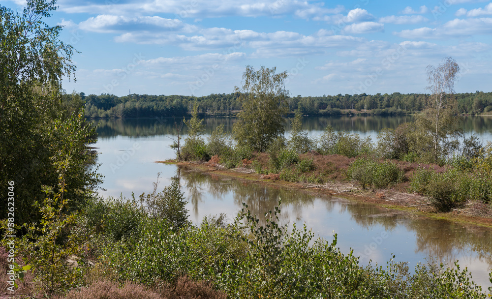 Obraz premium the lake reinidersmeer in holland