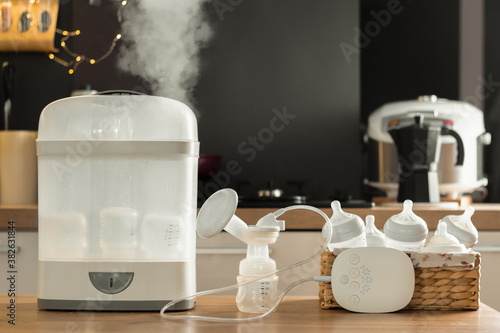 Foto steaming bottle sterilizer