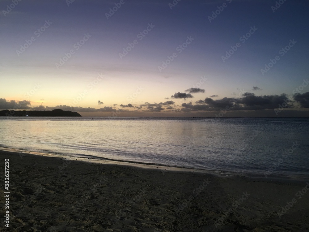 海岸　夕焼け　日没　海