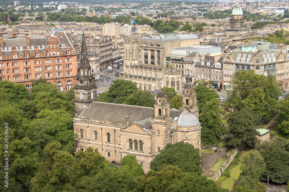 Fototapeta premium top view of edinburgh city