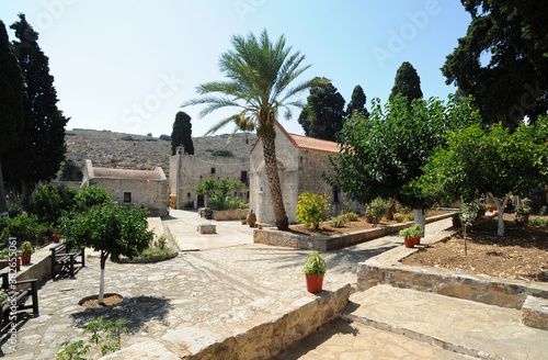 Le monastère d'Aréti (Moni Aretiou) près de Karydi en Crète photo