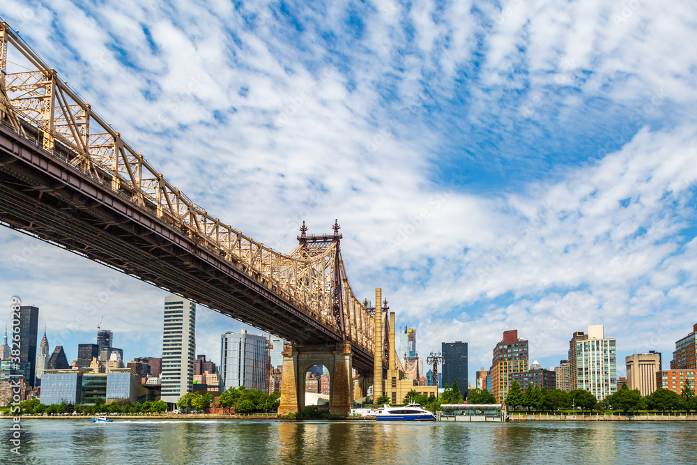 Obraz premium The Queensboro Bridge in NYC
