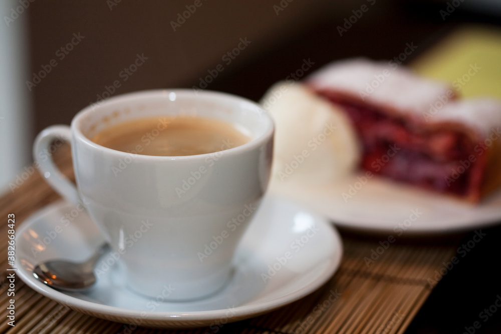Apple pie with ice cream