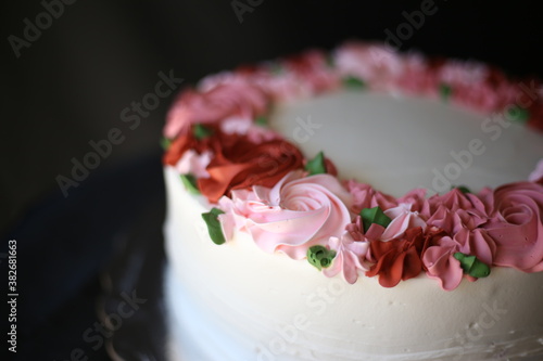 Wallpaper Mural white flower cake Torontodigital.ca