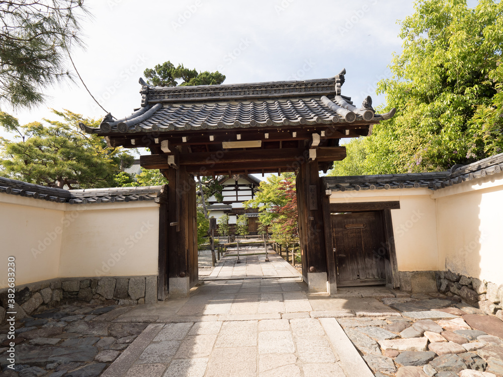 Templo Tenryuji, en el barrio de Arashiyama, en Kioto, Japón Templo Tenryuji, en el barrio de Arashiyama, en Kioto, Japón