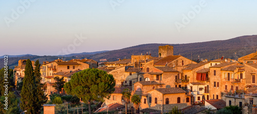 San Gimignano in the morning sun © Peter Tom-Petersen