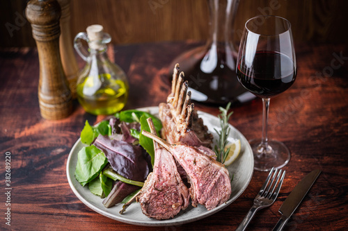 roasted lamb rack with red wine