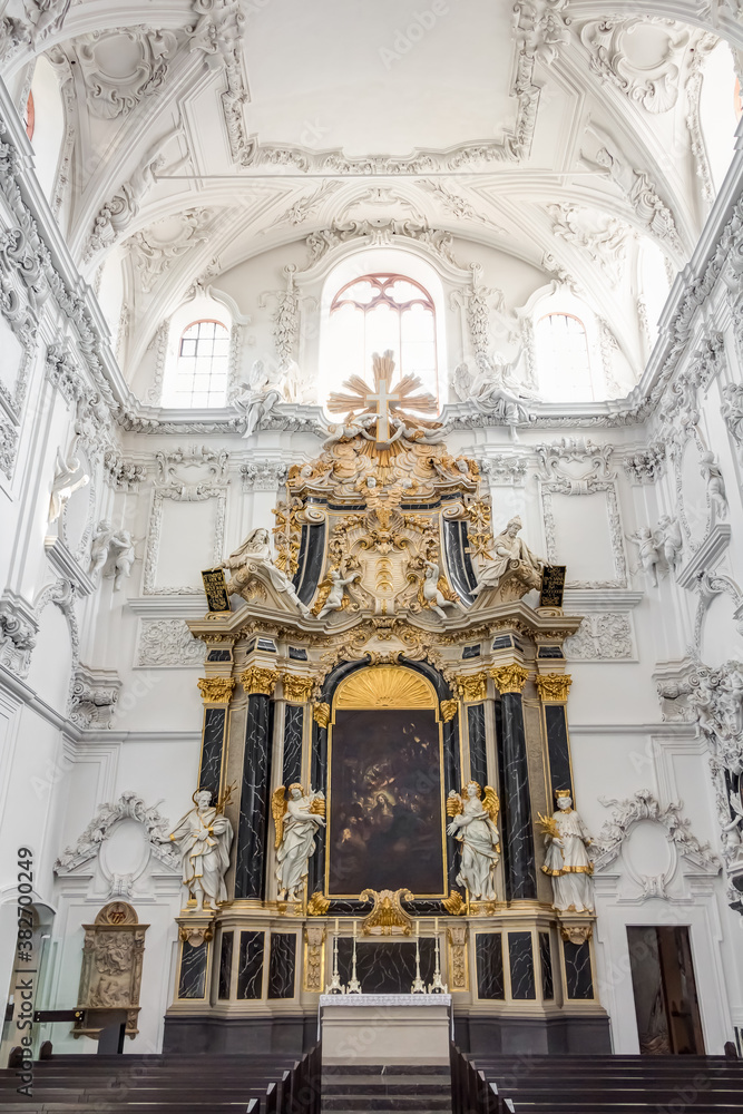 Querschiff im Würzburger Dom – St. Kiliansdom zu Würzburg