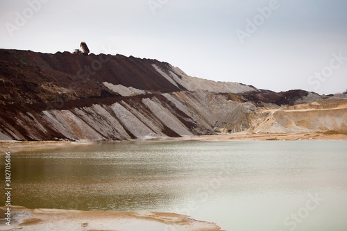 Extraction of sand for industry in a quarry