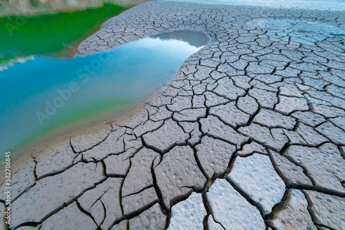 Φωτογραφία global climate effects, the effects of drought, desertification and soil polluti