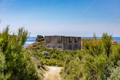 Obraz na plátně Sarah Bernhart Fort, Pointe des Poulains, western coast of Belle-Ile-en-Mer, Bri