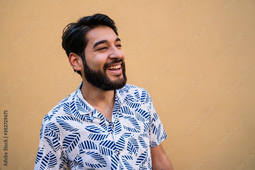 Obraz premium Man enjoying summer and wearing summer clothes.