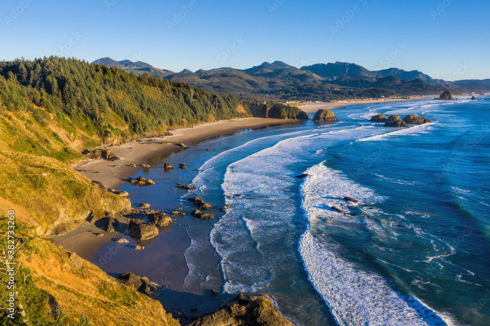 Fototapeta premium Aerial view of the Oregon coast taken from Ecola state park during a late summer day