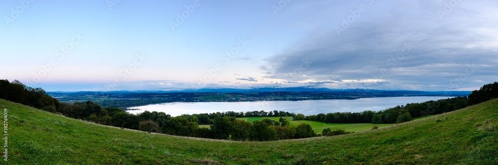 Panoramafoto Murtensee, Schweiz