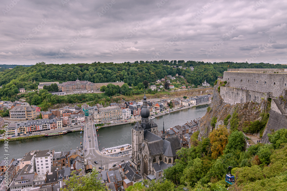 Fototapeta premium Dinant vista aerea della città dalla sommità della cittadella, Dinant, Belgio