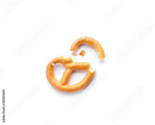 Obraz na płótnie Broken crispy pretzel cracker isolated on white, top view